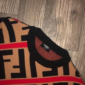 Fendi sweater size medium unisex